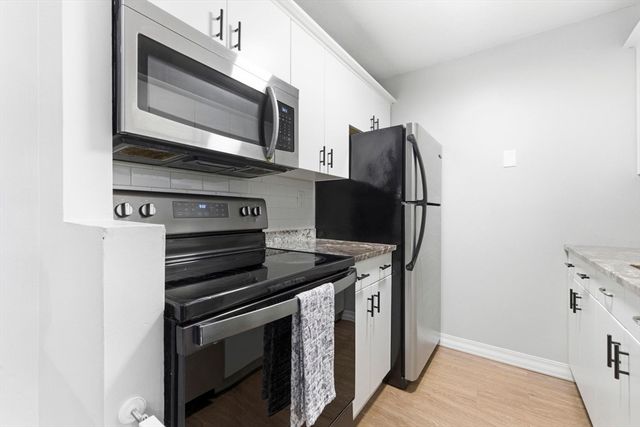 61 Wright St 102, Stoneham, MA 02180