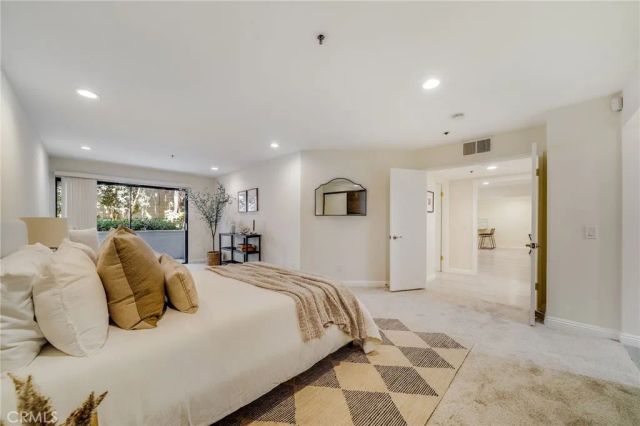 280 Cagney 103, Newport Beach, CA 92663