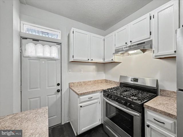 916 MAY ST, Harrisburg, PA 17103
