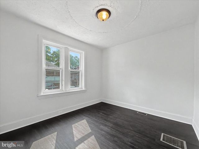 916 MAY ST, Harrisburg, PA 17103
