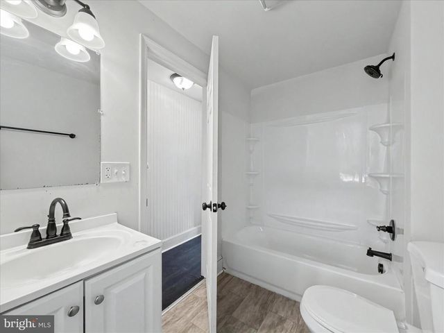 916 MAY ST, Harrisburg, PA 17103