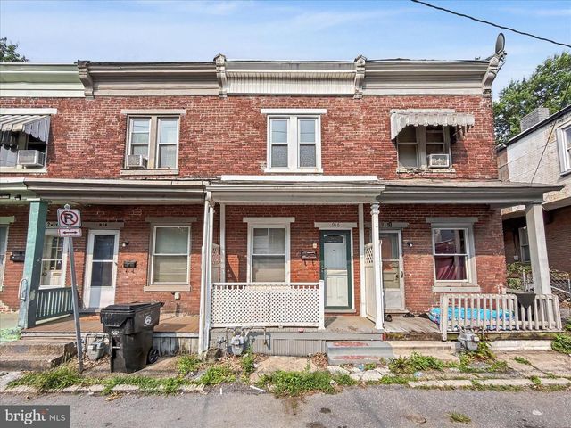 916 MAY ST, Harrisburg, PA 17103