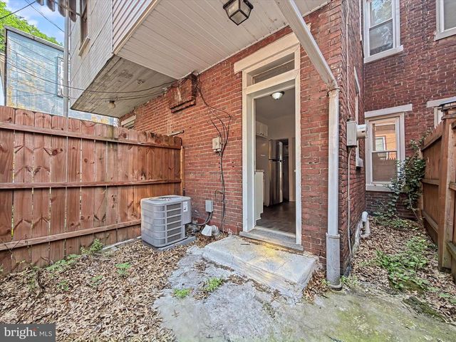 916 MAY ST, Harrisburg, PA 17103