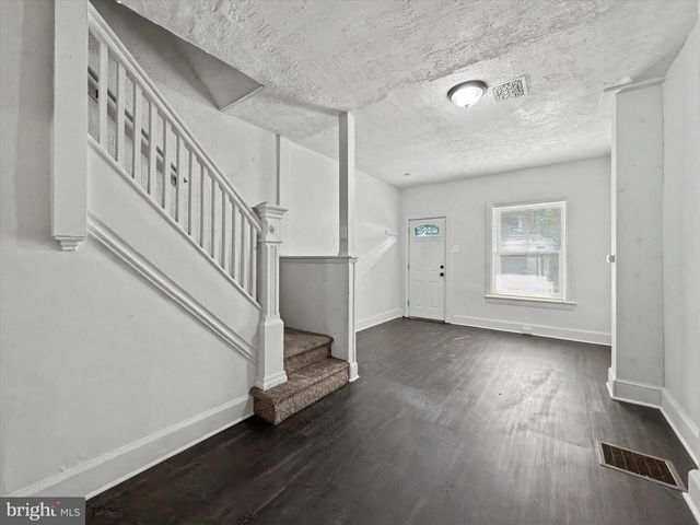 916 MAY ST, Harrisburg, PA 17103
