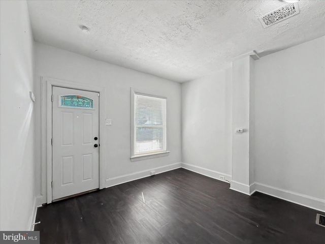 916 MAY ST, Harrisburg, PA 17103