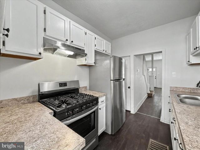916 MAY ST, Harrisburg, PA 17103