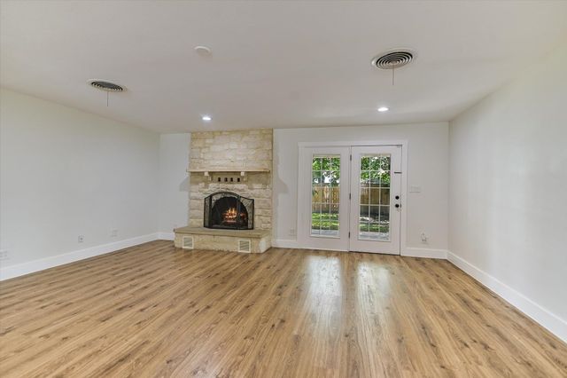 556 E 19th ST, Georgetown, TX 78626
