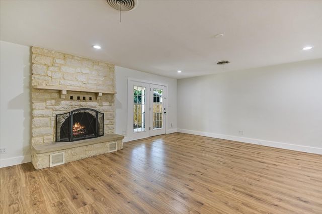 556 E 19th ST, Georgetown, TX 78626