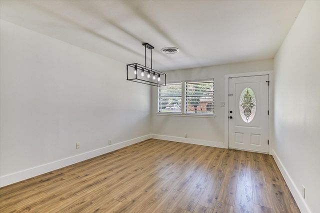 556 E 19th ST, Georgetown, TX 78626