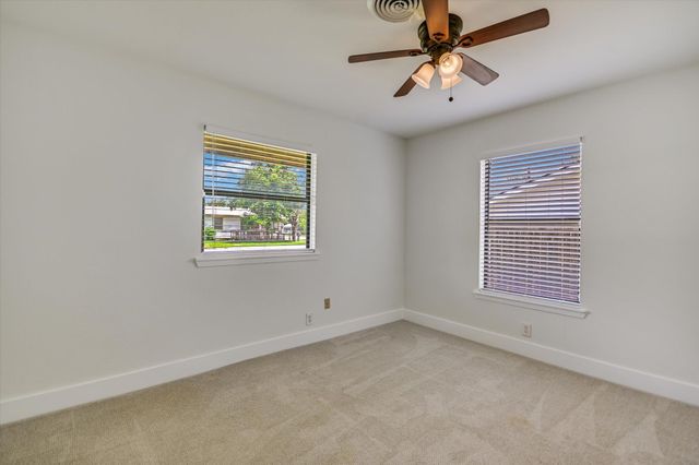 556 E 19th ST, Georgetown, TX 78626