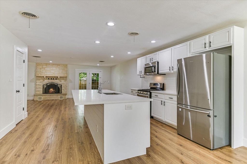 556 E 19th ST, Georgetown, TX 78626