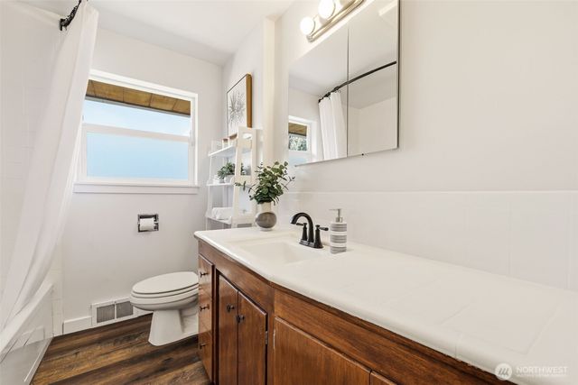 13120 12th Avenue S, Burien, WA 98168