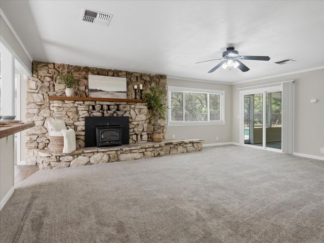 49020 Manzanita Road, Oakhurst, CA 93644