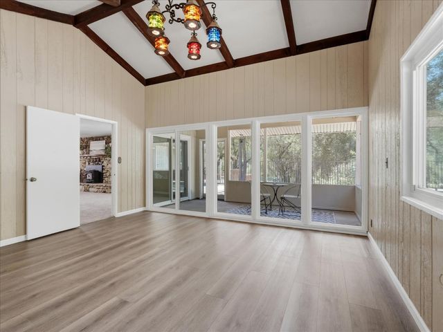 49020 Manzanita Road, Oakhurst, CA 93644