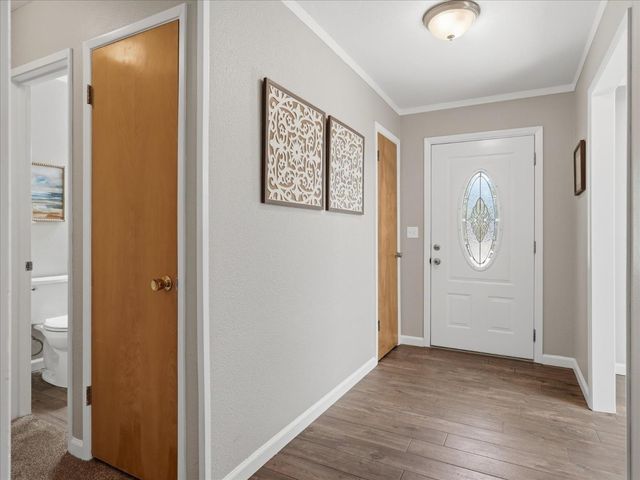 49020 Manzanita Road, Oakhurst, CA 93644