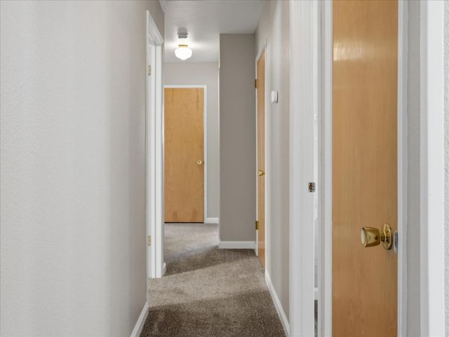49020 Manzanita Road, Oakhurst, CA 93644