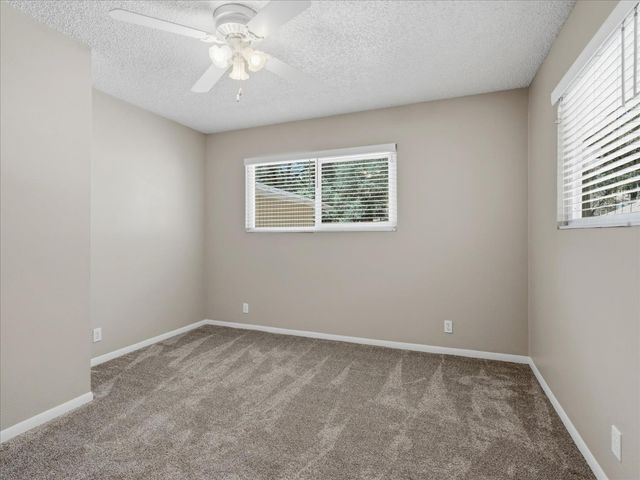 49020 Manzanita Road, Oakhurst, CA 93644