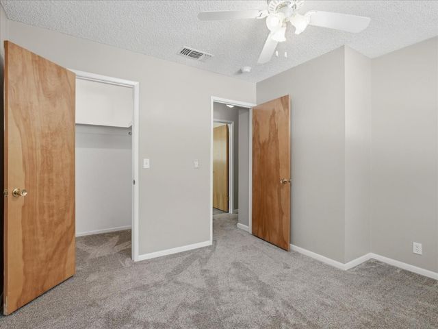 49020 Manzanita Road, Oakhurst, CA 93644