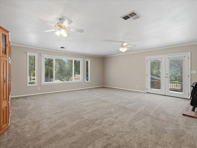 49020 Manzanita Road, Oakhurst, CA 93644