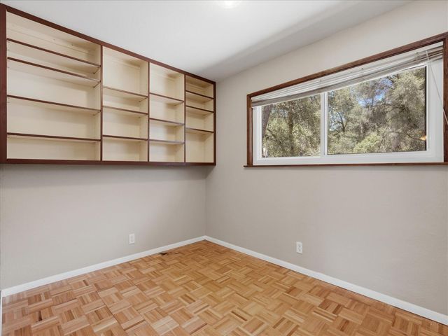 49020 Manzanita Road, Oakhurst, CA 93644