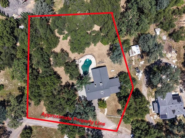 49020 Manzanita Road, Oakhurst, CA 93644