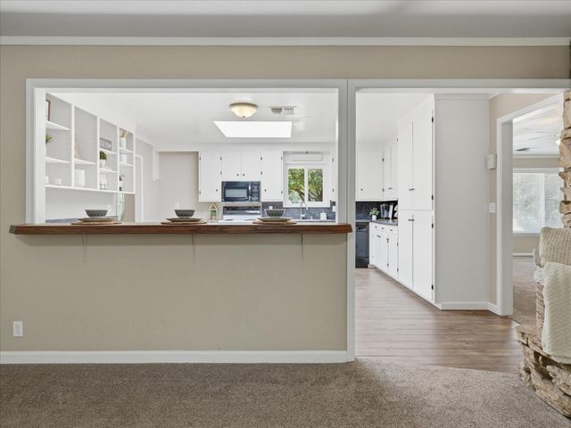 49020 Manzanita Road, Oakhurst, CA 93644