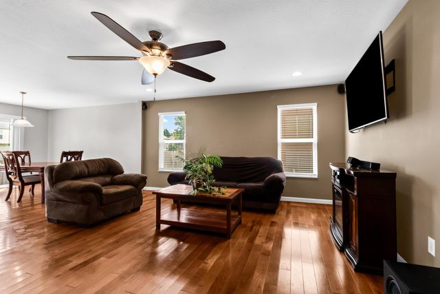 1938 Spring Cove Drive, Grove City, OH 43123