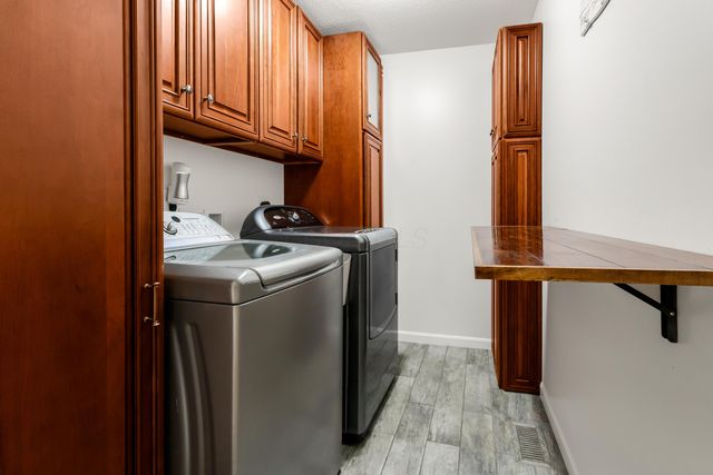 1938 Spring Cove Drive, Grove City, OH 43123