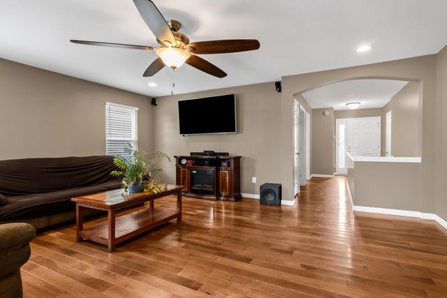 1938 Spring Cove Drive, Grove City, OH 43123