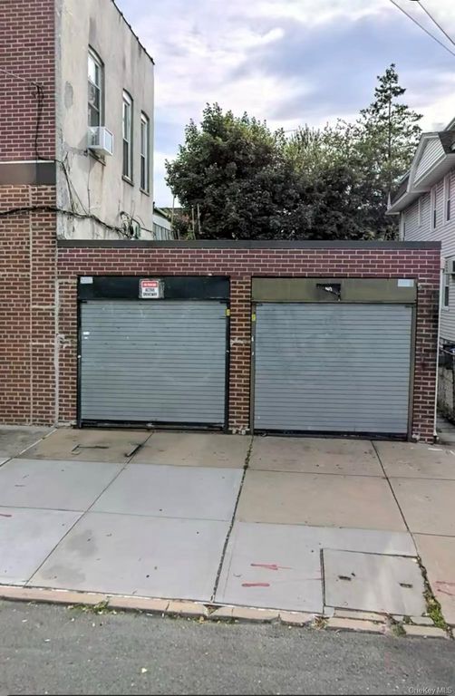 75-21 Myrtle Avenue, Glendale, NY 11385 — photo 4