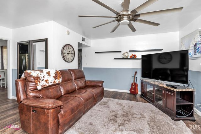 3007 Bucknell Street, Bakersfield, CA 93305
