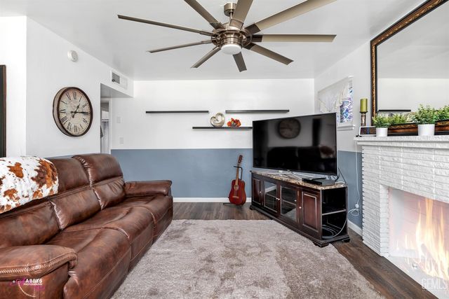 3007 Bucknell Street, Bakersfield, CA 93305