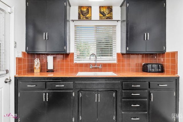 3007 Bucknell Street, Bakersfield, CA 93305