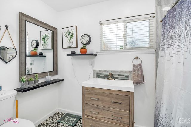 3007 Bucknell Street, Bakersfield, CA 93305