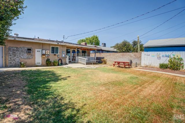 3007 Bucknell Street, Bakersfield, CA 93305