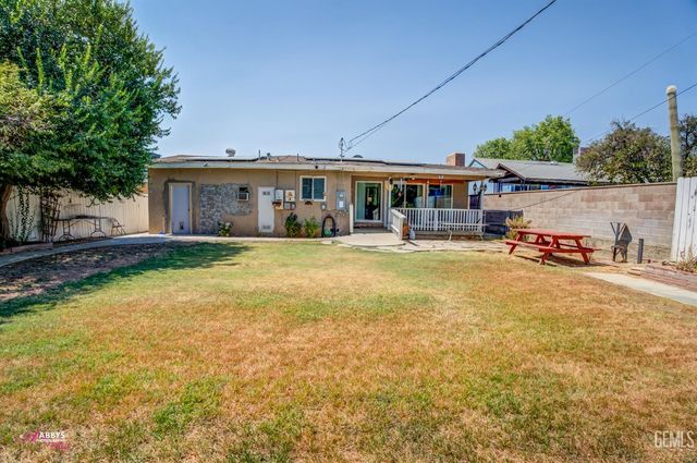 3007 Bucknell Street, Bakersfield, CA 93305