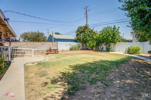 3007 Bucknell Street, Bakersfield, CA 93305