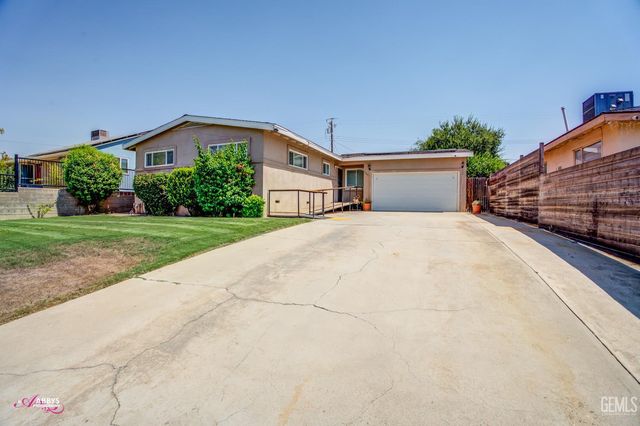 3007 Bucknell Street, Bakersfield, CA 93305
