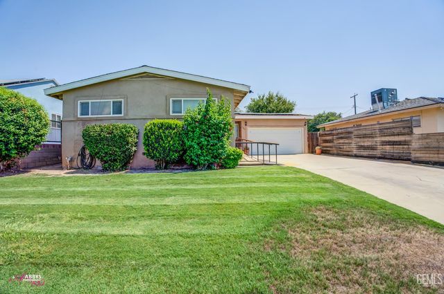 3007 Bucknell Street, Bakersfield, CA 93305