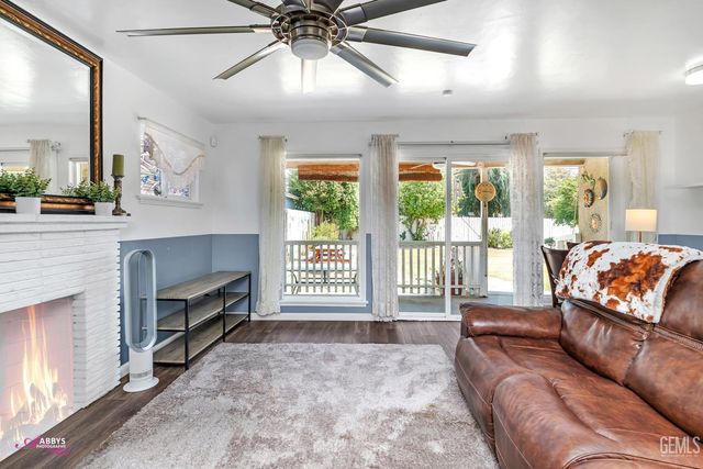 3007 Bucknell Street, Bakersfield, CA 93305
