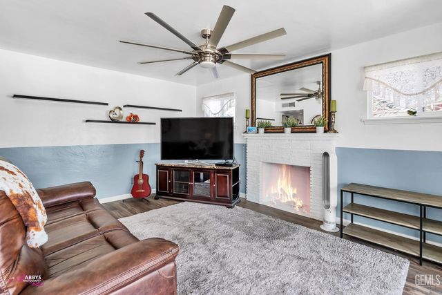 3007 Bucknell Street, Bakersfield, CA 93305