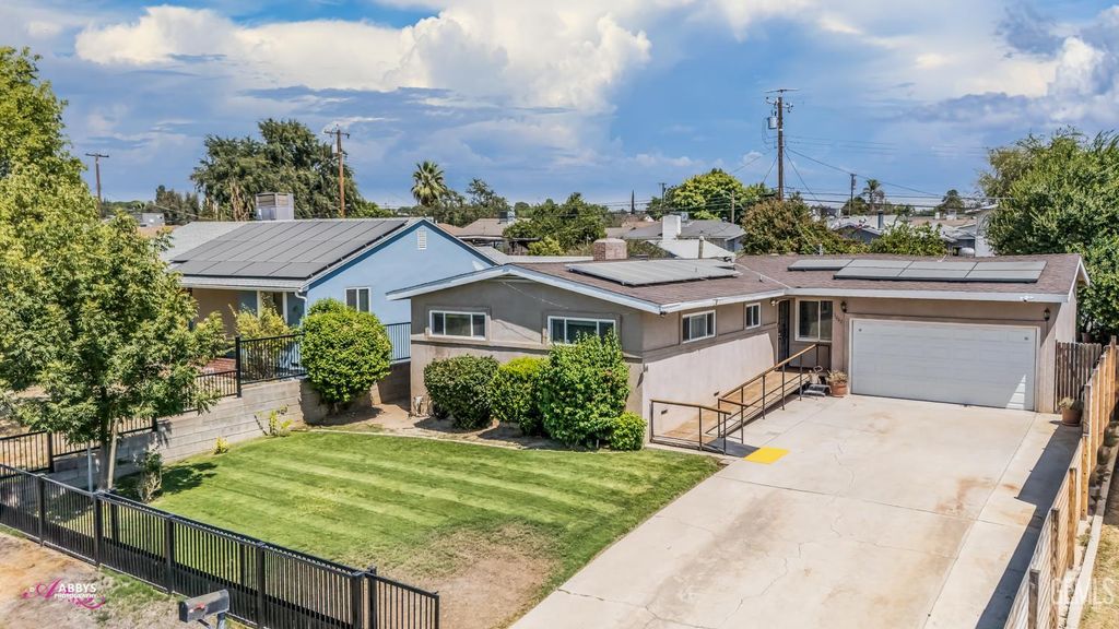 3007 Bucknell Street, Bakersfield, CA 93305