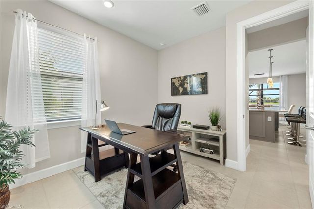 2147 Yellowfin CIR, Naples, FL 34114