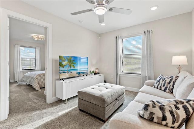 2147 Yellowfin CIR, Naples, FL 34114