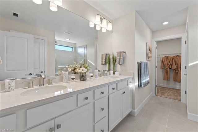 2147 Yellowfin CIR, Naples, FL 34114