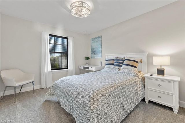 2147 Yellowfin CIR, Naples, FL 34114