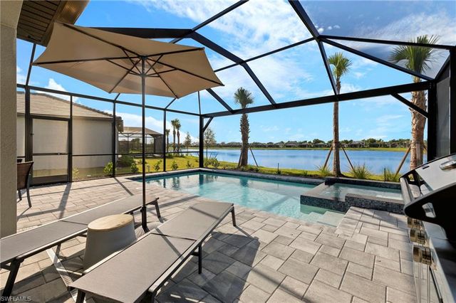2147 Yellowfin CIR, Naples, FL 34114
