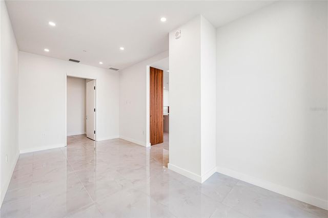 111 GOLDEN GATE POINT 701PH, Sarasota, FL 34236