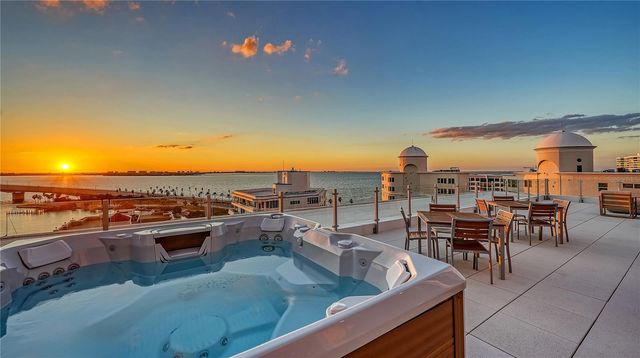 111 GOLDEN GATE POINT 701PH, Sarasota, FL 34236