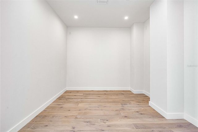 111 GOLDEN GATE POINT 701PH, Sarasota, FL 34236